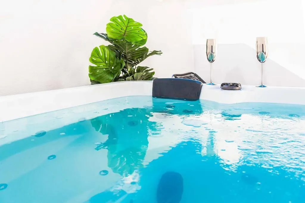 Penthouse With Private Jacuzzi & Rooftop - Center By Rems Apartment Malaga