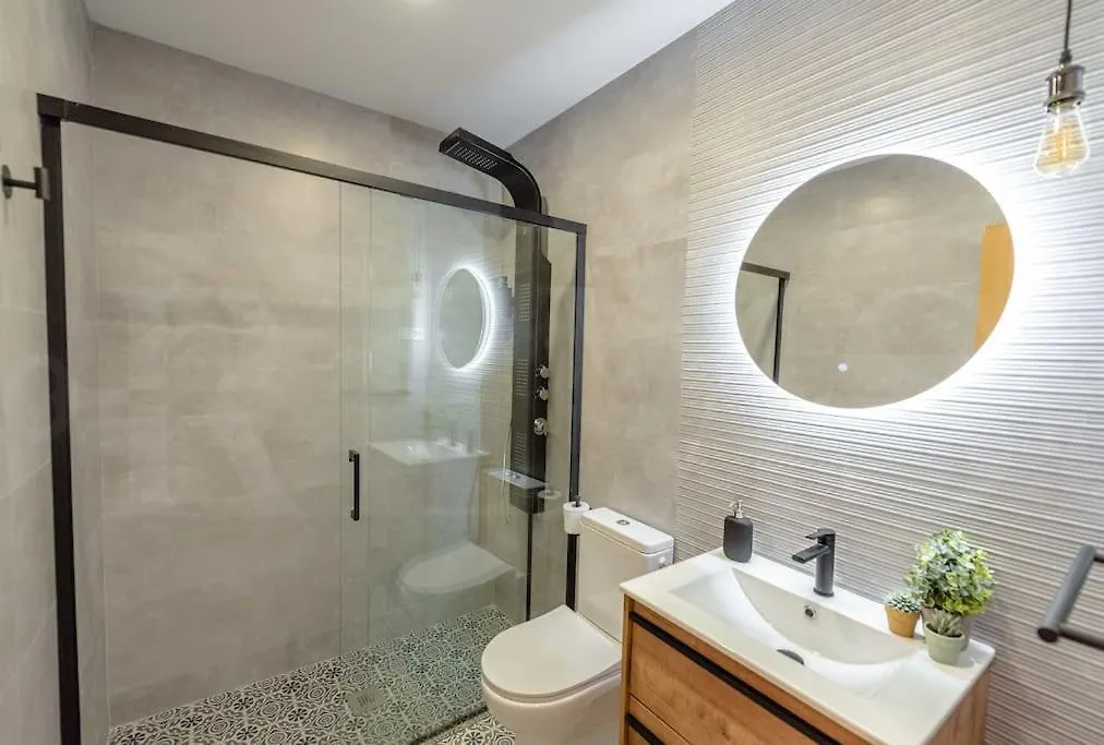 Penthouse With Private Jacuzzi & Rooftop - Center By Rems Διαμέρισμα Μάλαγα